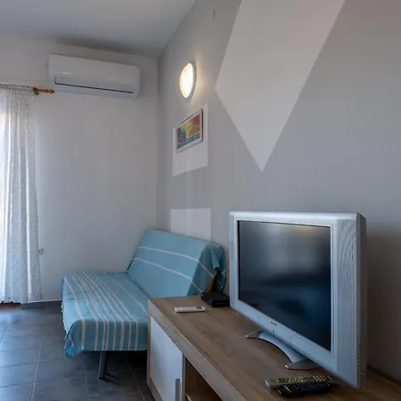 Barba Damir Apartman Pag Town