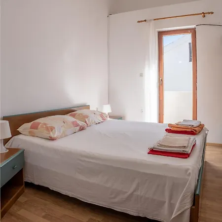 Barba Damir Apartment Pag Town
