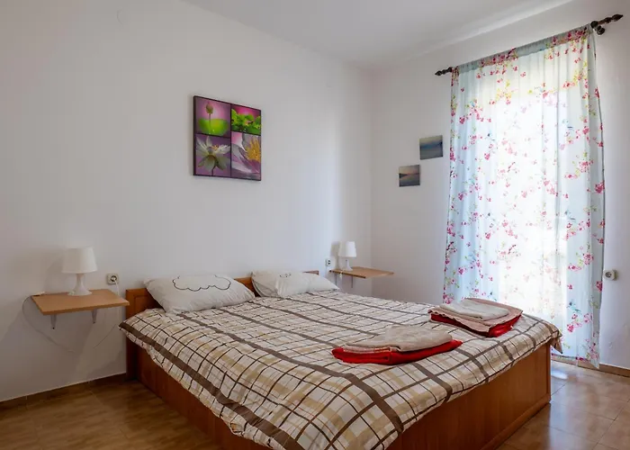 Barba Damir Pag Town