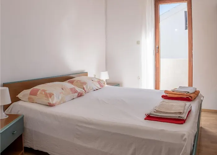 Barba Damir Apartment Pag Town