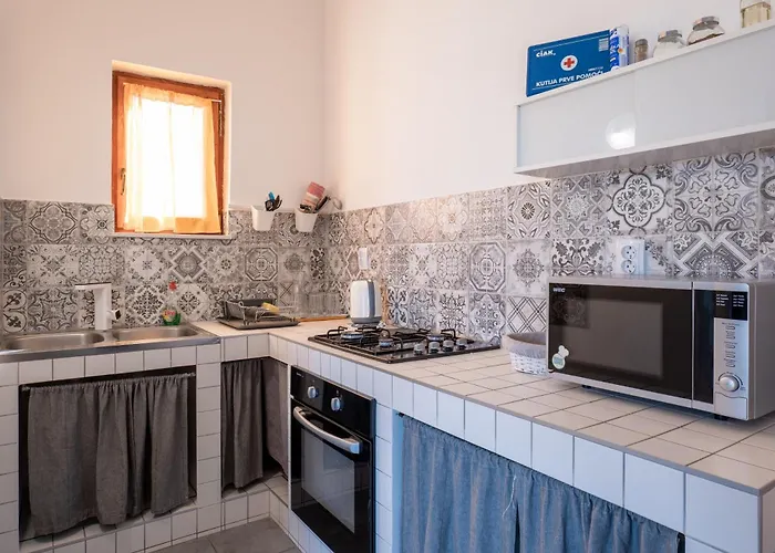 Barba Damir Pag Town