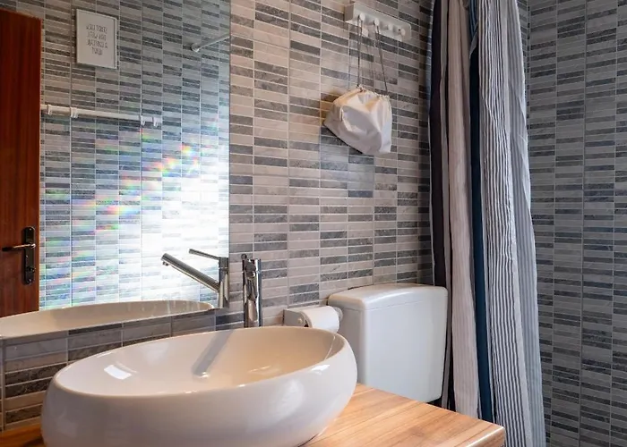 Barba Damir Apartament Pag Town