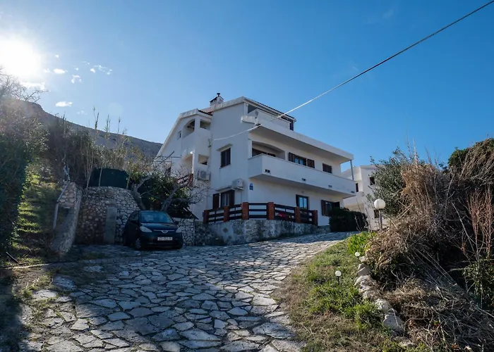 Apartament Barba Damir *